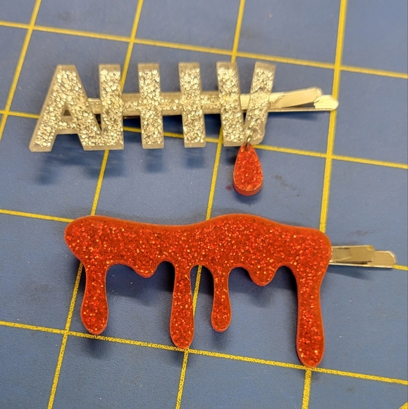 AHHHH & Blood Dripping  -  Set of 2 Hair Pin Barette Resin - Picture 1 of 1